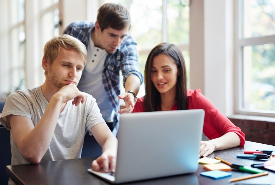 Google oferă studenților din România 12 luni de Google AI Plus fără costuri